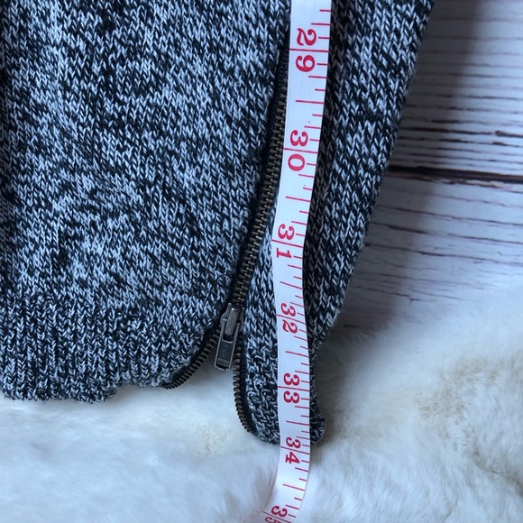 BP XS sweater Style Dress with zippered bottom - Picture 4 of 6